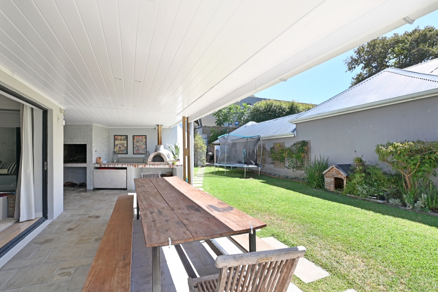 To Let 4 Bedroom Property for Rent in Newlands Western Cape